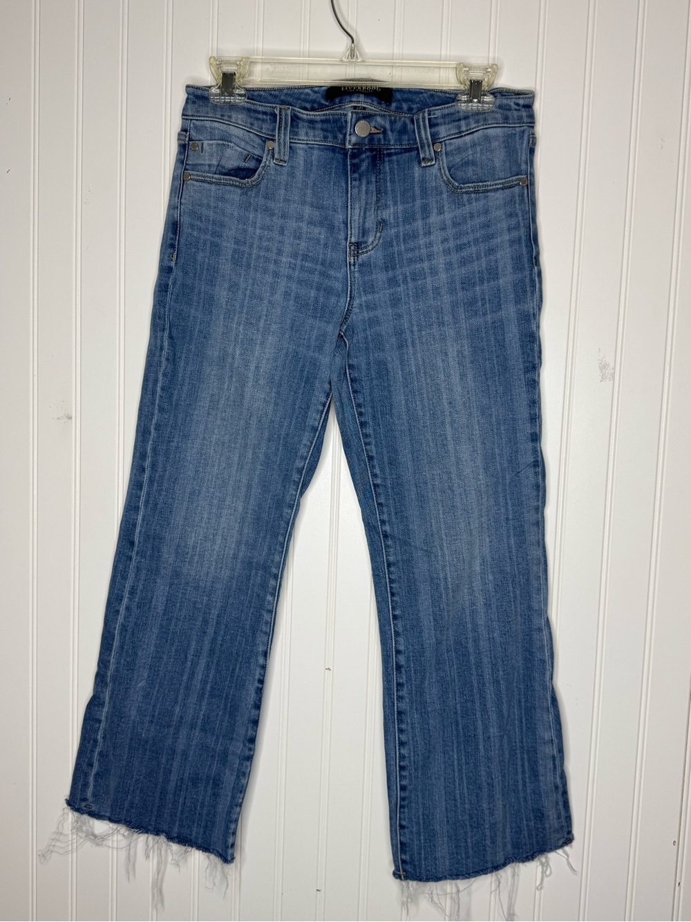 Liverpool Hannah Crop Flare Raw Hem Jeans with Distinct White Lines Size 4/27